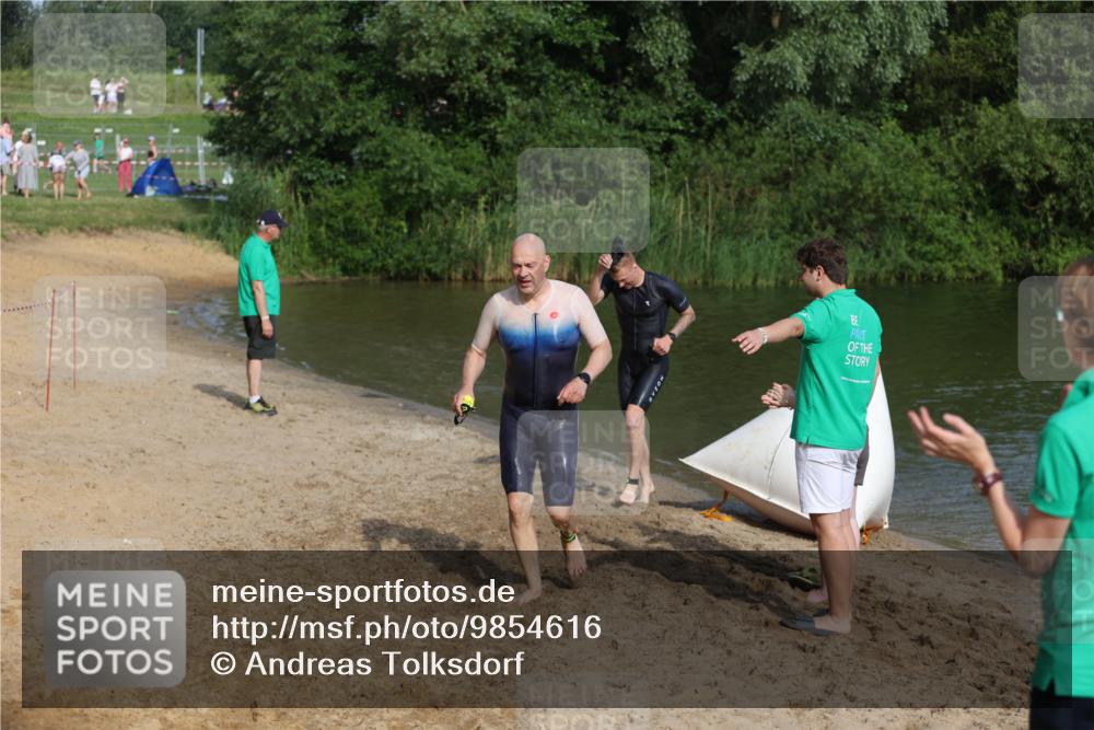 21.06.2026 - 29. Vierlanden-Triathlon Andreas Tolksdorf http://msf.ph/oto/9854616 21.06.2026 08:49:07 Schwimmen 86, 199 meine-sportfotos.de