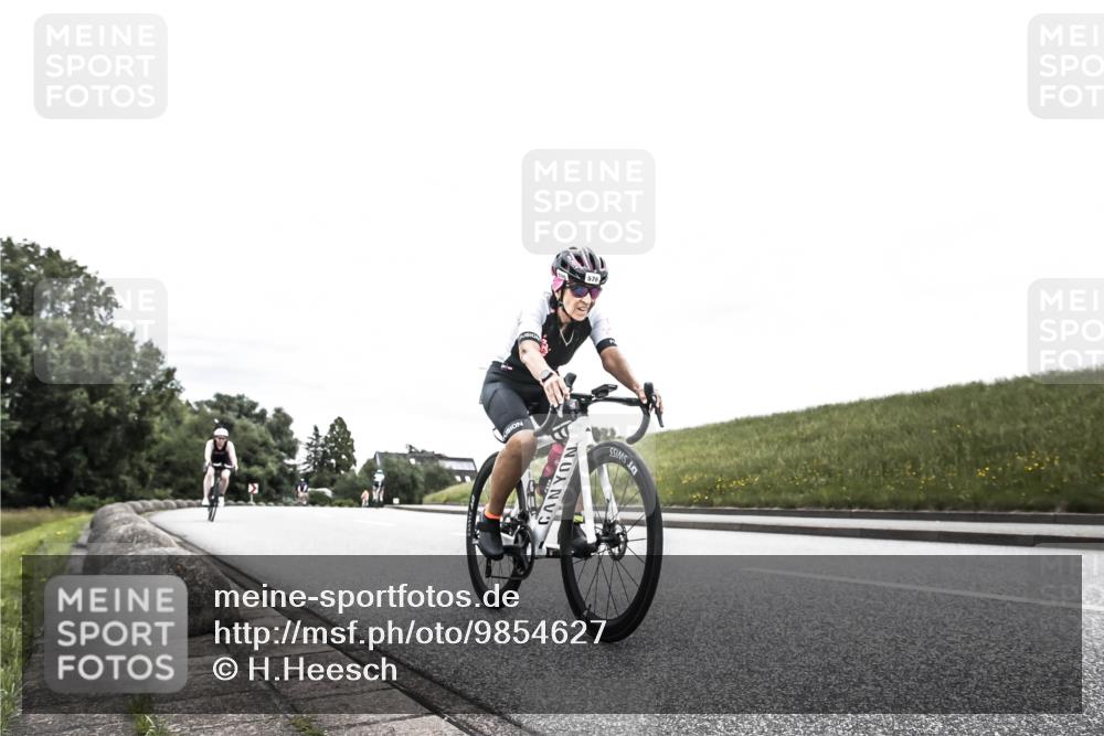 21.06.2026 - 29. Vierlanden-Triathlon H.Heesch http://msf.ph/oto/9854627 21.06.2026 10:30:22 Radfahren 522, 527, 570 meine-sportfotos.de