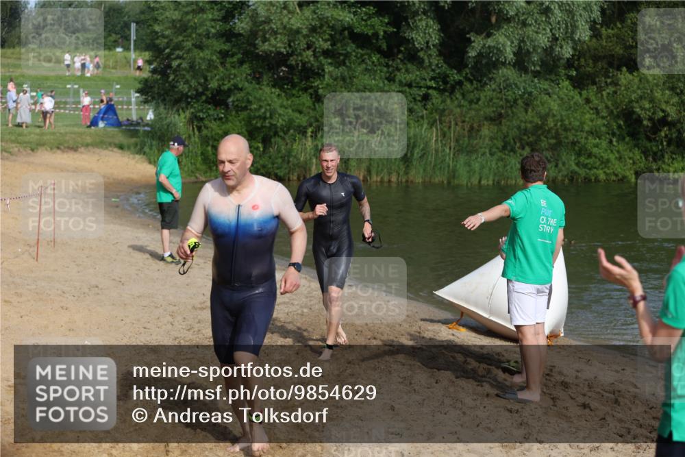 21.06.2026 - 29. Vierlanden-Triathlon Andreas Tolksdorf http://msf.ph/oto/9854629 21.06.2026 08:49:08 Schwimmen 54, 86, 199 meine-sportfotos.de