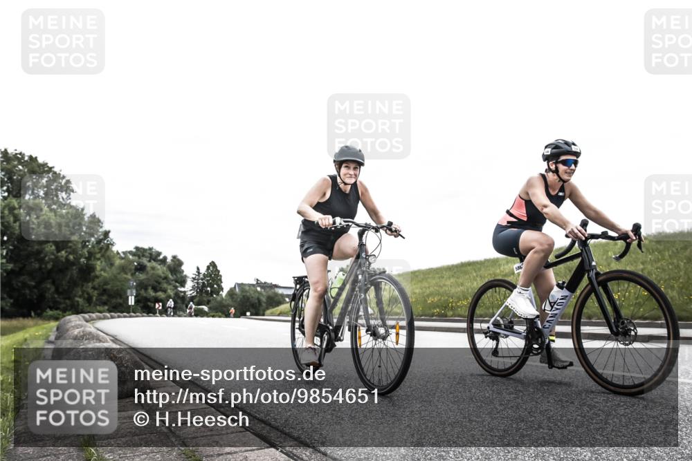 21.06.2026 - 29. Vierlanden-Triathlon H.Heesch http://msf.ph/oto/9854651 21.06.2026 10:30:51 Radfahren 142, 174, 294, 314, 534, 559, 586 meine-sportfotos.de