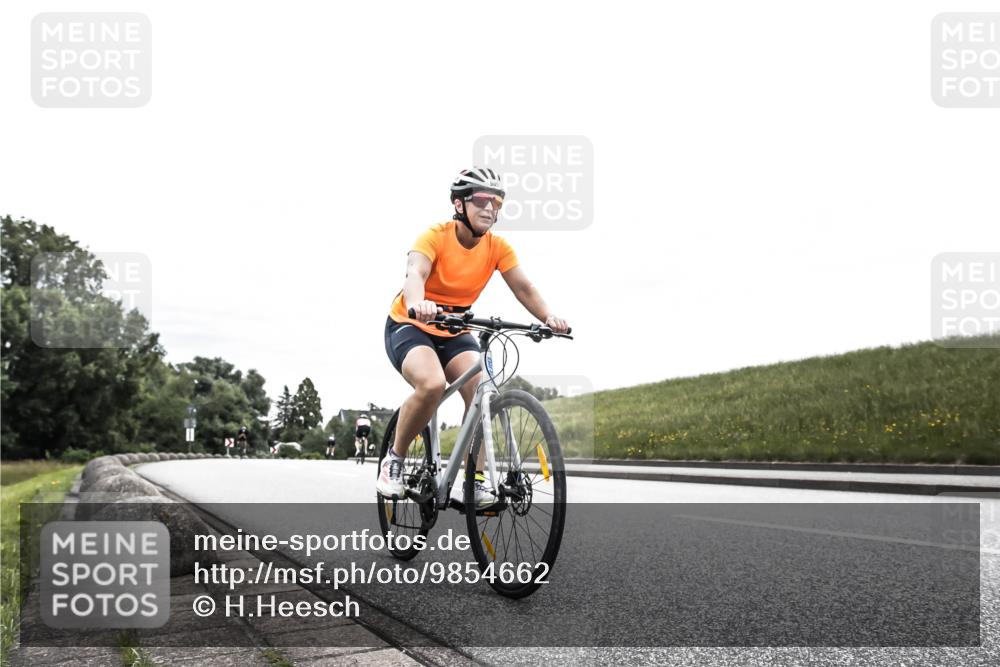 21.06.2026 - 29. Vierlanden-Triathlon H.Heesch http://msf.ph/oto/9854662 21.06.2026 10:31:02 Radfahren 175, 360, 505, 523, 623 meine-sportfotos.de