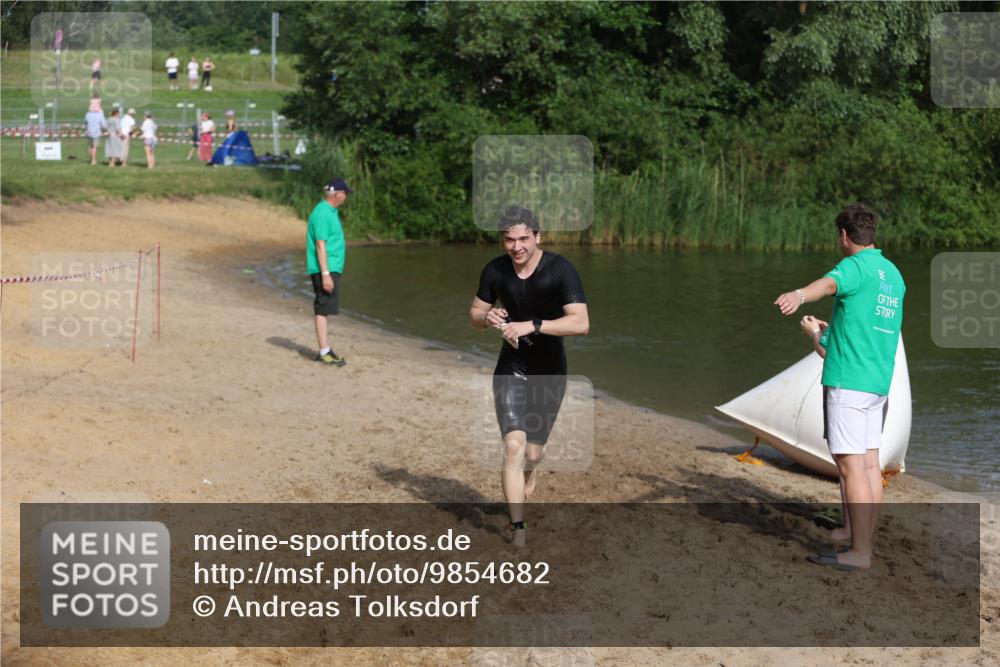 21.06.2026 - 29. Vierlanden-Triathlon Andreas Tolksdorf http://msf.ph/oto/9854682 21.06.2026 08:49:19 Schwimmen 54 meine-sportfotos.de