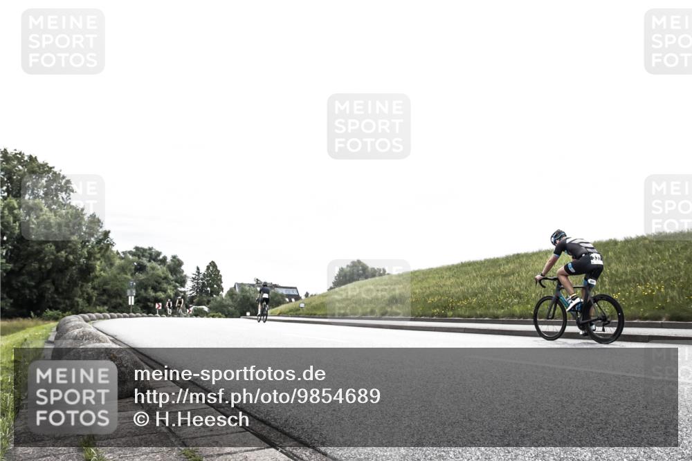21.06.2026 - 29. Vierlanden-Triathlon H.Heesch http://msf.ph/oto/9854689 21.06.2026 10:31:38 Radfahren 145, 301, 489, 510 meine-sportfotos.de