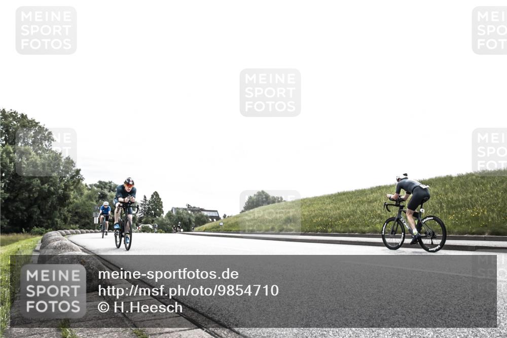 21.06.2026 - 29. Vierlanden-Triathlon H.Heesch http://msf.ph/oto/9854710 21.06.2026 10:32:02 Radfahren 52, 62, 137, 138, 213, 617 meine-sportfotos.de