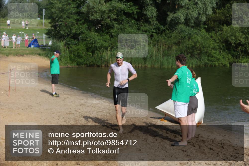 21.06.2026 - 29. Vierlanden-Triathlon Andreas Tolksdorf http://msf.ph/oto/9854712 21.06.2026 08:49:32 Schwimmen 153, 187 meine-sportfotos.de
