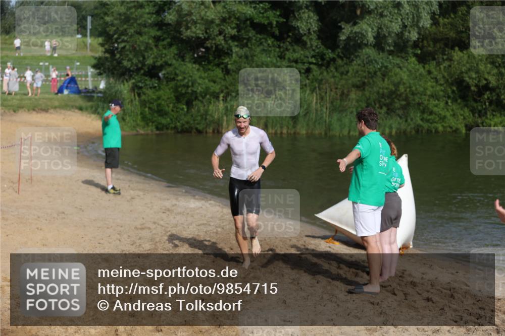 21.06.2026 - 29. Vierlanden-Triathlon Andreas Tolksdorf http://msf.ph/oto/9854715 21.06.2026 08:49:32 Schwimmen 153, 187 meine-sportfotos.de