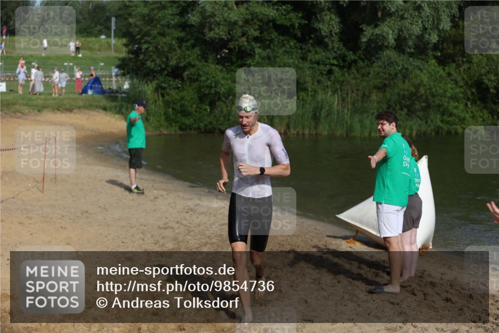 21.06.2026 - 29. Vierlanden-Triathlon Andreas Tolksdorf http://msf.ph/oto/9854736 21.06.2026 08:49:33 Schwimmen 153, 187 meine-sportfotos.de