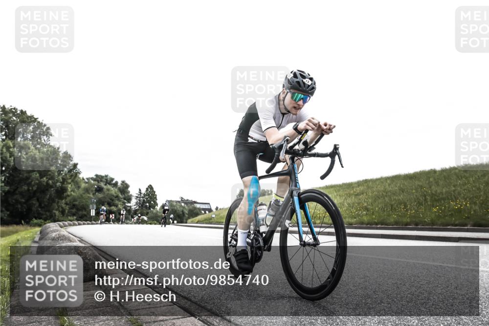 21.06.2026 - 29. Vierlanden-Triathlon H.Heesch http://msf.ph/oto/9854740 21.06.2026 10:32:32 Radfahren 12, 54, 217, 239, 299, 302, 324 meine-sportfotos.de