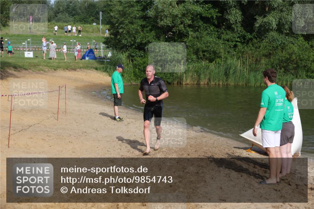 21.06.2026 - 29. Vierlanden-Triathlon Andreas Tolksdorf http://msf.ph/oto/9854743 21.06.2026 08:49:43 Schwimmen 153 meine-sportfotos.de