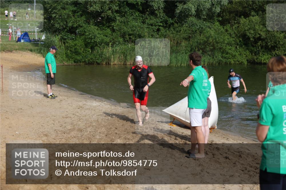21.06.2026 - 29. Vierlanden-Triathlon Andreas Tolksdorf http://msf.ph/oto/9854775 21.06.2026 08:49:58 Schwimmen 48, 52 meine-sportfotos.de