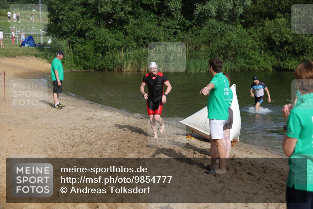21.06.2026 - 29. Vierlanden-Triathlon Andreas Tolksdorf http://msf.ph/oto/9854777 21.06.2026 08:49:58 Schwimmen 48, 52 meine-sportfotos.de