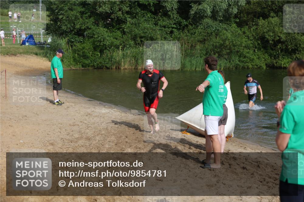 21.06.2026 - 29. Vierlanden-Triathlon Andreas Tolksdorf http://msf.ph/oto/9854781 21.06.2026 08:49:58 Schwimmen 48, 52 meine-sportfotos.de