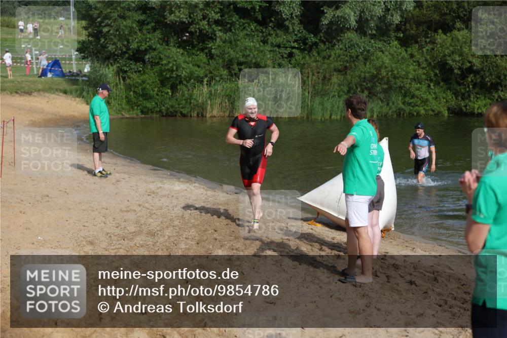 21.06.2026 - 29. Vierlanden-Triathlon Andreas Tolksdorf http://msf.ph/oto/9854786 21.06.2026 08:49:58 Schwimmen 48, 52 meine-sportfotos.de