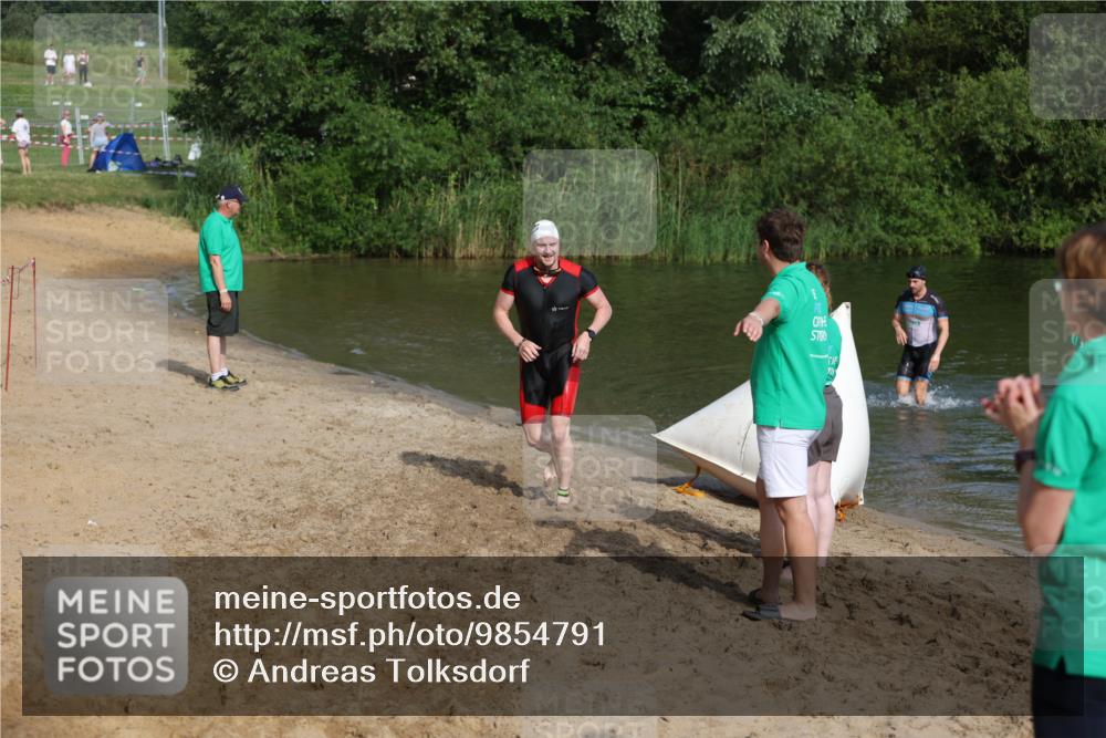 21.06.2026 - 29. Vierlanden-Triathlon Andreas Tolksdorf http://msf.ph/oto/9854791 21.06.2026 08:49:58 Schwimmen 48, 52 meine-sportfotos.de