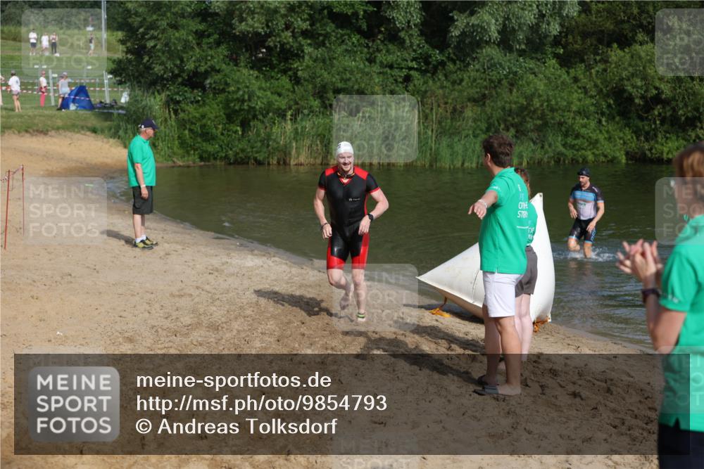 21.06.2026 - 29. Vierlanden-Triathlon Andreas Tolksdorf http://msf.ph/oto/9854793 21.06.2026 08:49:58 Schwimmen 48, 52 meine-sportfotos.de