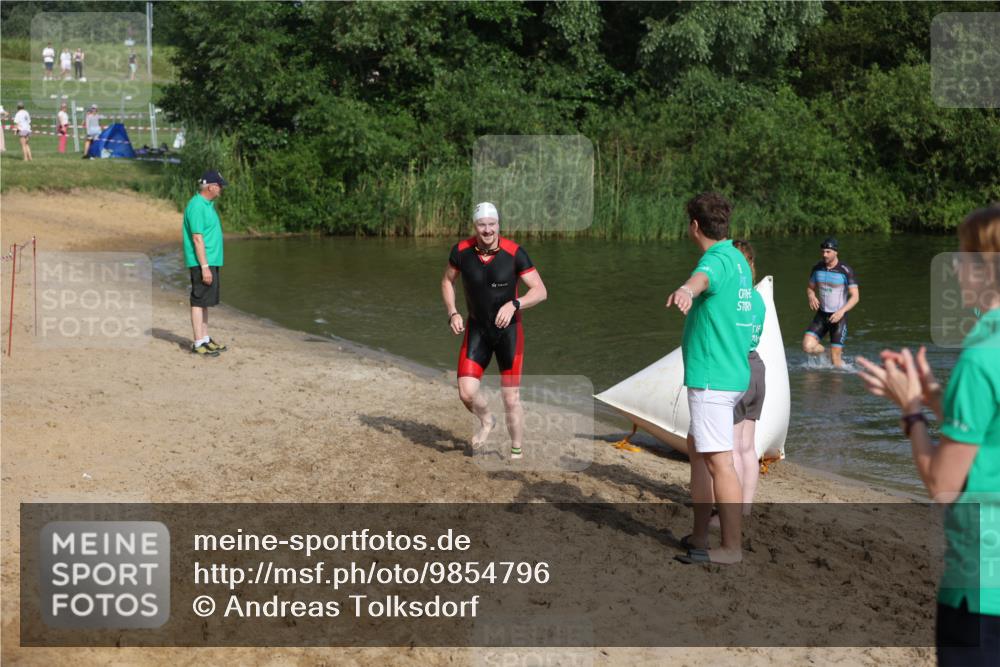21.06.2026 - 29. Vierlanden-Triathlon Andreas Tolksdorf http://msf.ph/oto/9854796 21.06.2026 08:49:58 Schwimmen 48, 52 meine-sportfotos.de