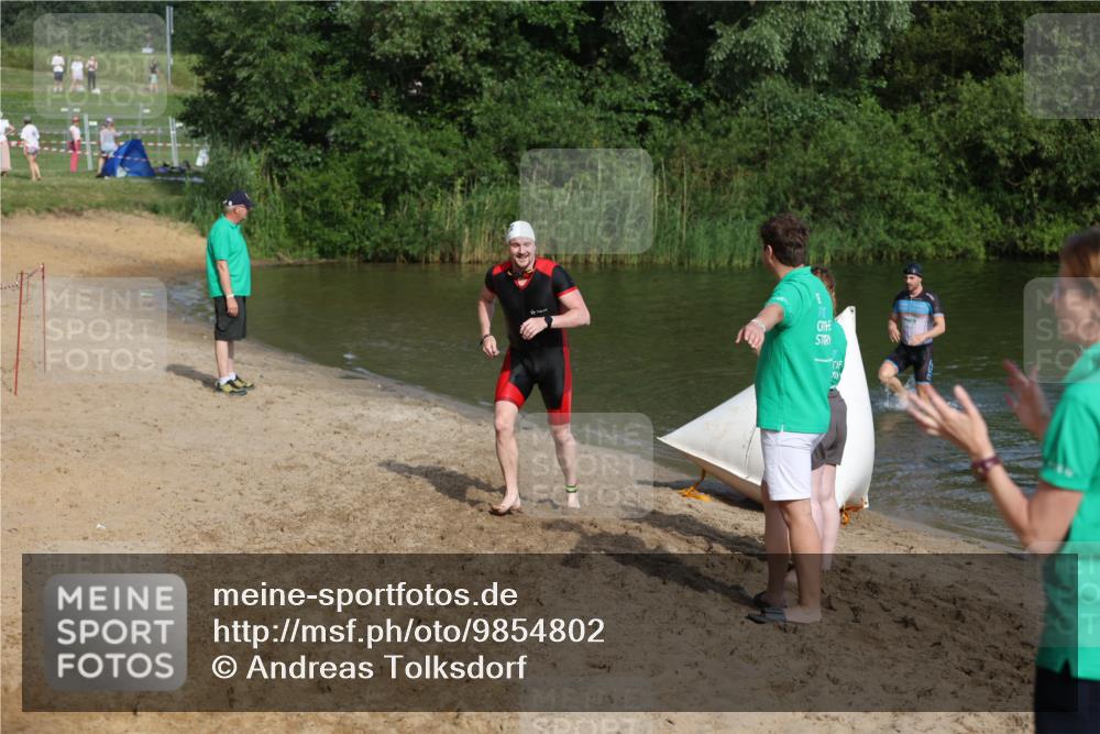 21.06.2026 - 29. Vierlanden-Triathlon Andreas Tolksdorf http://msf.ph/oto/9854802 21.06.2026 08:49:58 Schwimmen 48, 52 meine-sportfotos.de
