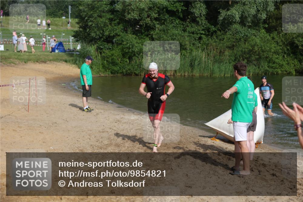 21.06.2026 - 29. Vierlanden-Triathlon Andreas Tolksdorf http://msf.ph/oto/9854821 21.06.2026 08:49:59 Schwimmen 48, 52 meine-sportfotos.de