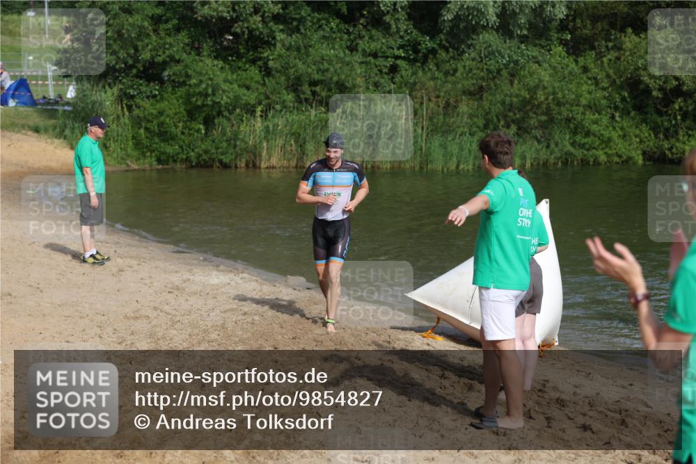 21.06.2026 - 29. Vierlanden-Triathlon Andreas Tolksdorf http://msf.ph/oto/9854827 21.06.2026 08:50:03 Schwimmen 48, 52, 139 meine-sportfotos.de