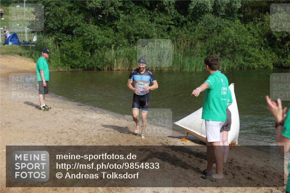 21.06.2026 - 29. Vierlanden-Triathlon Andreas Tolksdorf http://msf.ph/oto/9854833 21.06.2026 08:50:03 Schwimmen 48, 52, 139 meine-sportfotos.de
