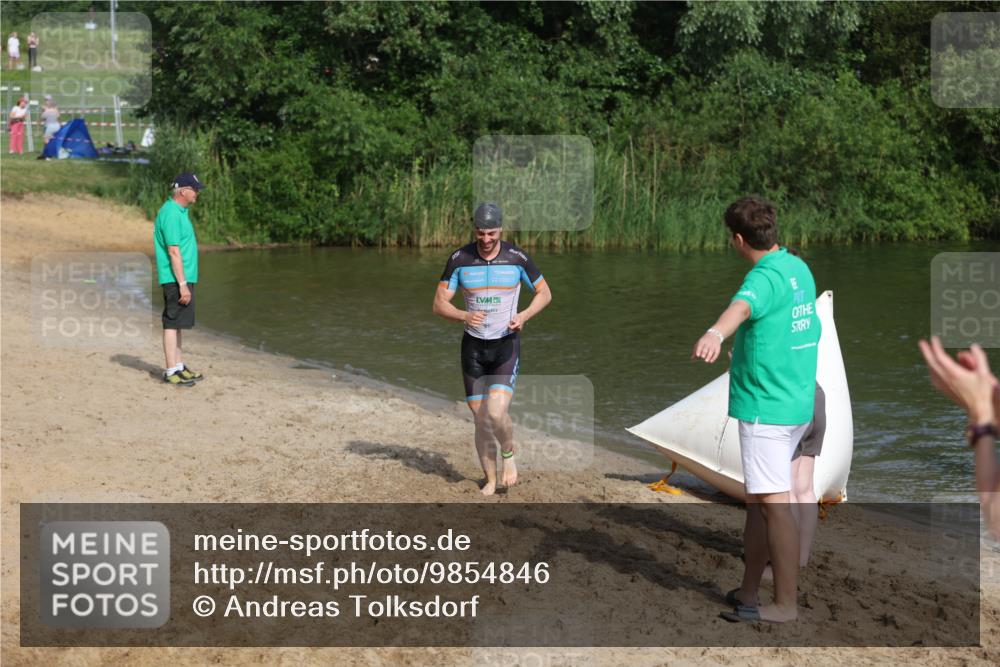 21.06.2026 - 29. Vierlanden-Triathlon Andreas Tolksdorf http://msf.ph/oto/9854846 21.06.2026 08:50:03 Schwimmen 48, 52, 139 meine-sportfotos.de