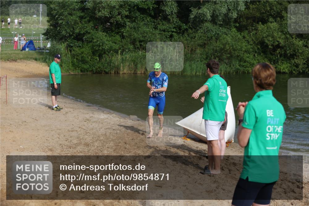21.06.2026 - 29. Vierlanden-Triathlon Andreas Tolksdorf http://msf.ph/oto/9854871 21.06.2026 08:50:10 Schwimmen 52, 115, 139 meine-sportfotos.de