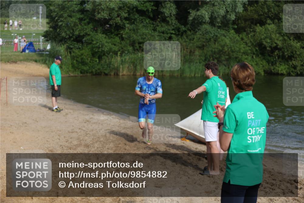 21.06.2026 - 29. Vierlanden-Triathlon Andreas Tolksdorf http://msf.ph/oto/9854882 21.06.2026 08:50:11 Schwimmen 52, 115, 139 meine-sportfotos.de