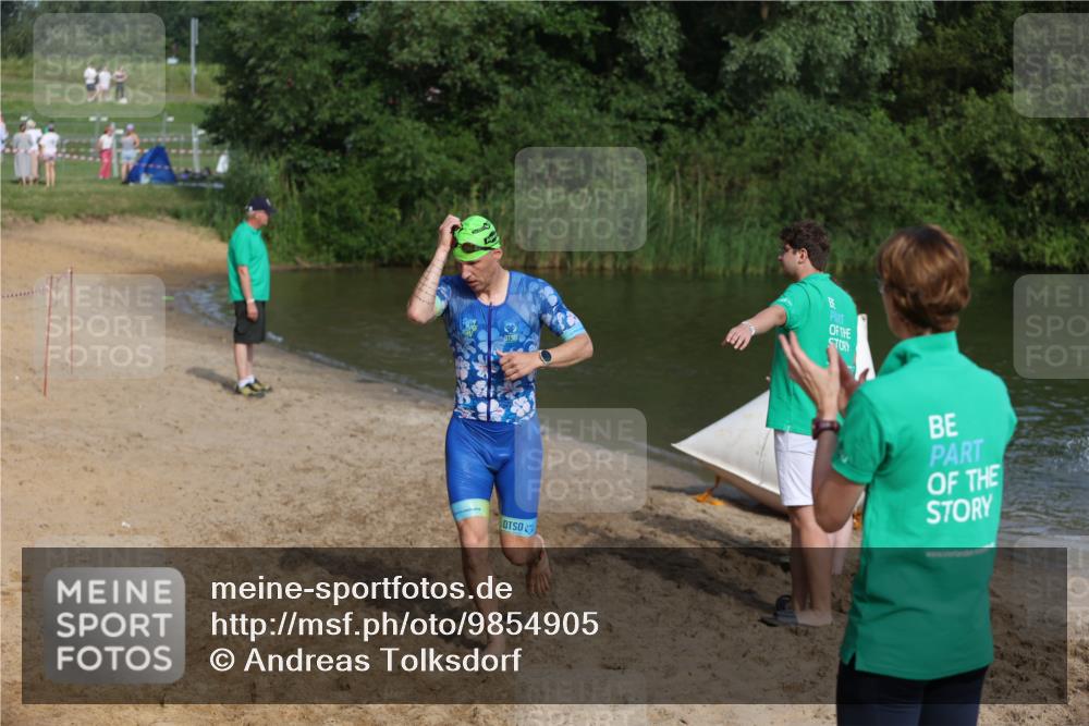 21.06.2026 - 29. Vierlanden-Triathlon Andreas Tolksdorf http://msf.ph/oto/9854905 21.06.2026 08:50:12 Schwimmen 115, 139 meine-sportfotos.de