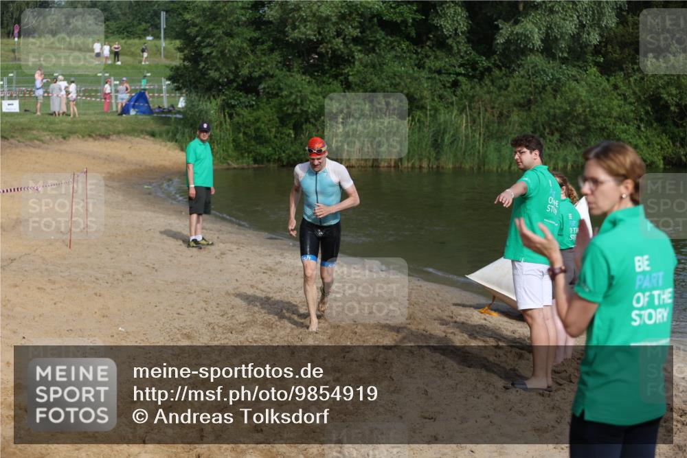 21.06.2026 - 29. Vierlanden-Triathlon Andreas Tolksdorf http://msf.ph/oto/9854919 21.06.2026 08:50:17 Schwimmen 25, 115, 156 meine-sportfotos.de