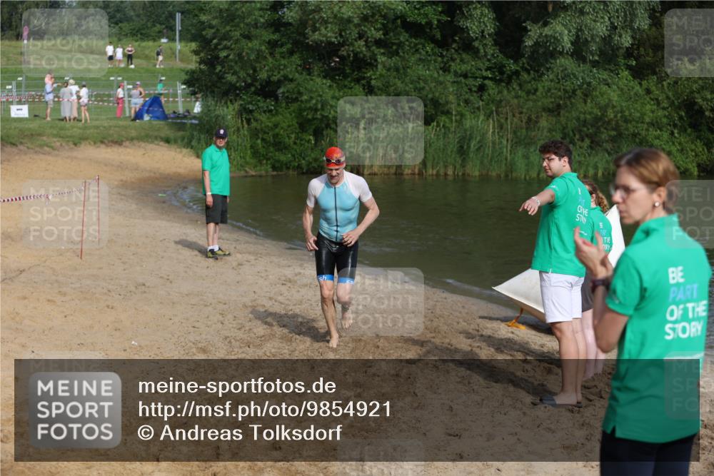 21.06.2026 - 29. Vierlanden-Triathlon Andreas Tolksdorf http://msf.ph/oto/9854921 21.06.2026 08:50:17 Schwimmen 25, 115, 156 meine-sportfotos.de