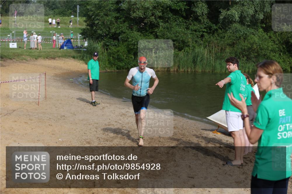 21.06.2026 - 29. Vierlanden-Triathlon Andreas Tolksdorf http://msf.ph/oto/9854928 21.06.2026 08:50:17 Schwimmen 25, 115, 156 meine-sportfotos.de