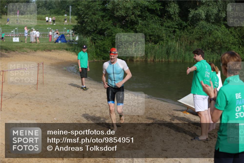 21.06.2026 - 29. Vierlanden-Triathlon Andreas Tolksdorf http://msf.ph/oto/9854951 21.06.2026 08:50:18 Schwimmen 25, 115, 156 meine-sportfotos.de