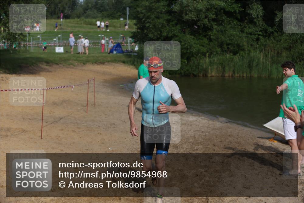 21.06.2026 - 29. Vierlanden-Triathlon Andreas Tolksdorf http://msf.ph/oto/9854968 21.06.2026 08:50:19 Schwimmen 25, 115, 156 meine-sportfotos.de