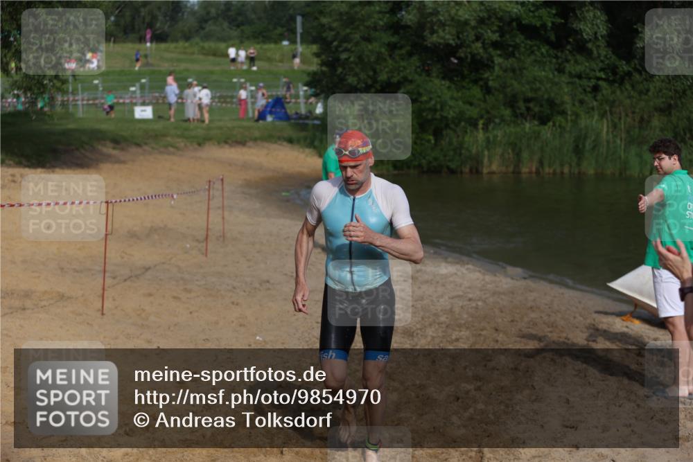 21.06.2026 - 29. Vierlanden-Triathlon Andreas Tolksdorf http://msf.ph/oto/9854970 21.06.2026 08:50:19 Schwimmen 25, 115, 156 meine-sportfotos.de