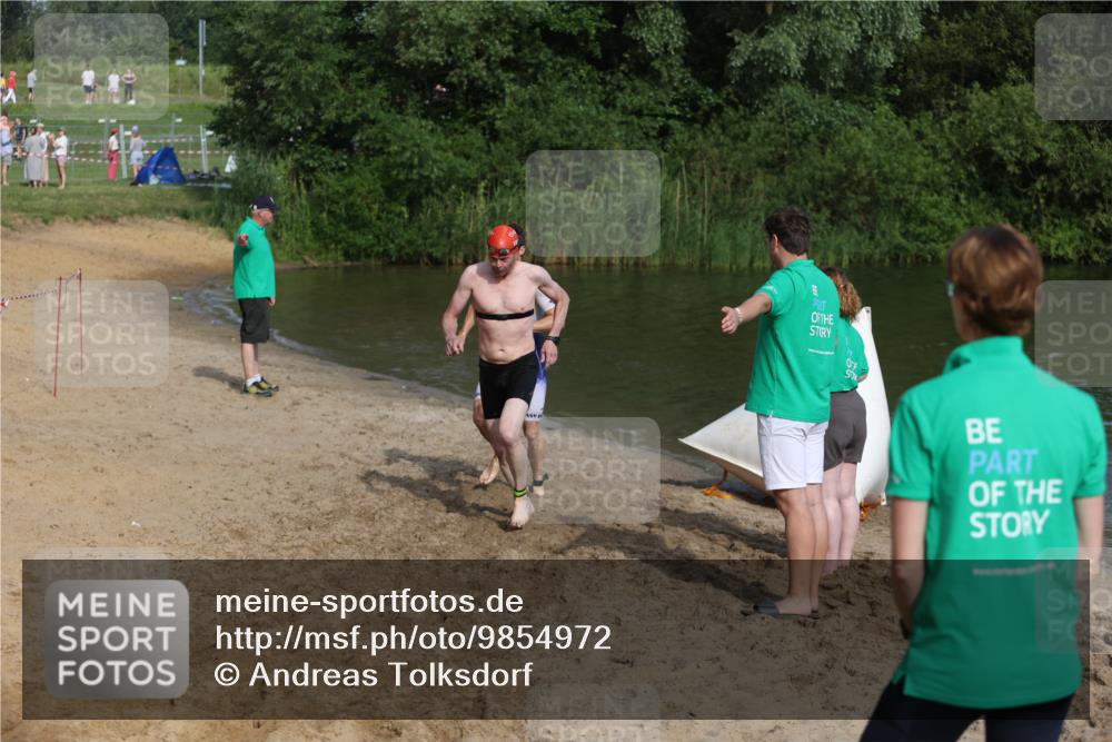21.06.2026 - 29. Vierlanden-Triathlon Andreas Tolksdorf http://msf.ph/oto/9854972 21.06.2026 08:50:25 Schwimmen 25, 101, 156 meine-sportfotos.de