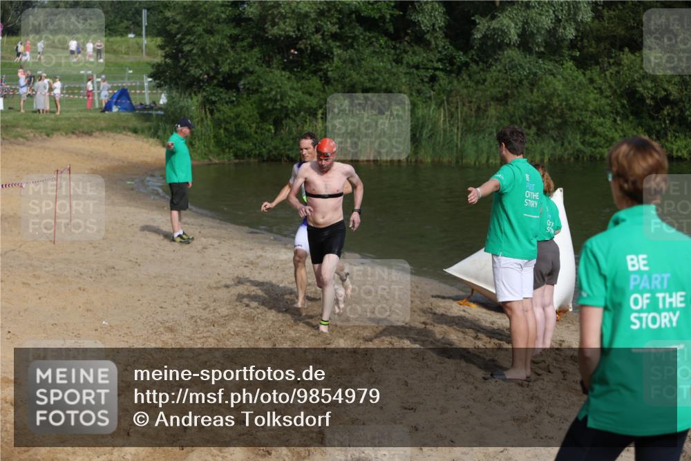 21.06.2026 - 29. Vierlanden-Triathlon Andreas Tolksdorf http://msf.ph/oto/9854979 21.06.2026 08:50:25 Schwimmen 25, 101, 156 meine-sportfotos.de