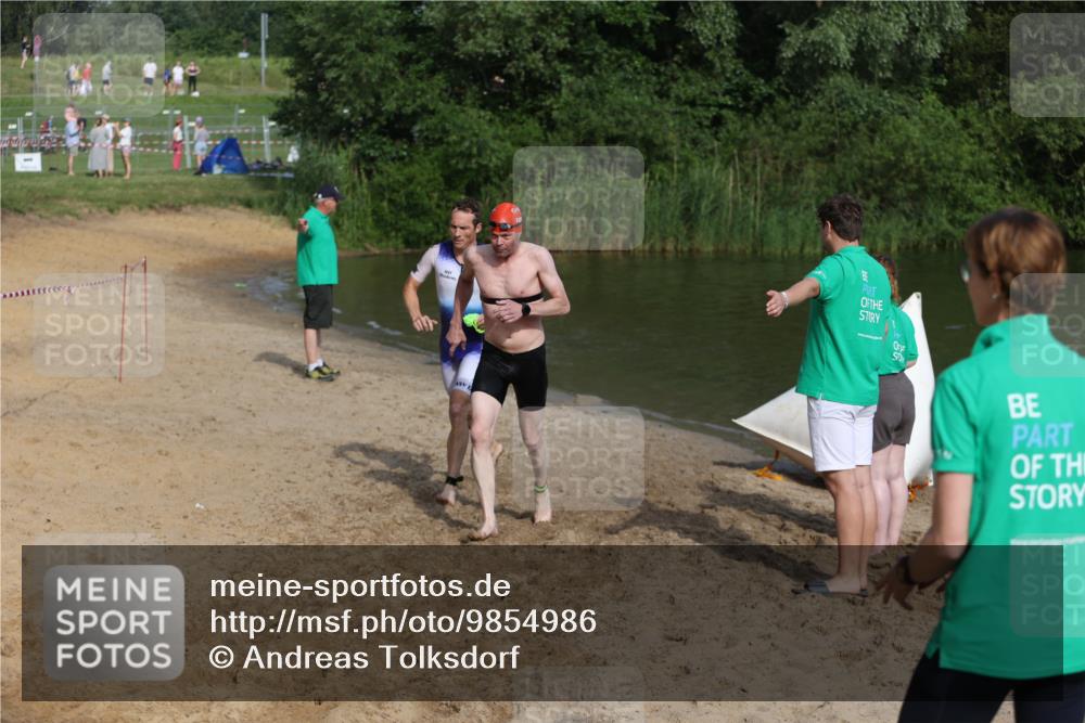 21.06.2026 - 29. Vierlanden-Triathlon Andreas Tolksdorf http://msf.ph/oto/9854986 21.06.2026 08:50:25 Schwimmen 25, 101, 156 meine-sportfotos.de