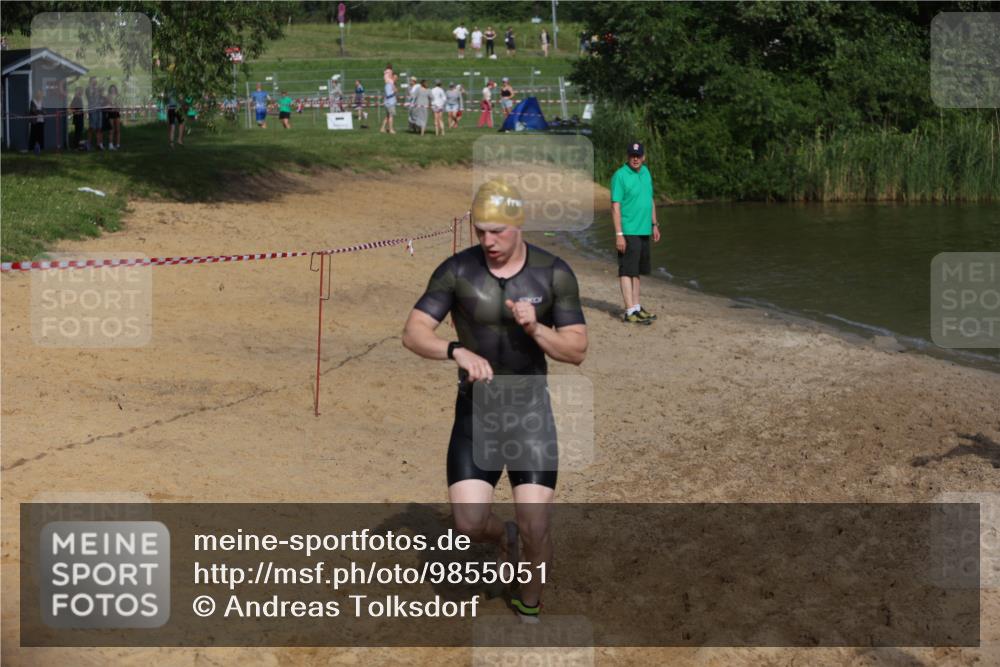 21.06.2026 - 29. Vierlanden-Triathlon Andreas Tolksdorf http://msf.ph/oto/9855051 21.06.2026 08:50:38 Schwimmen 101, 163 meine-sportfotos.de