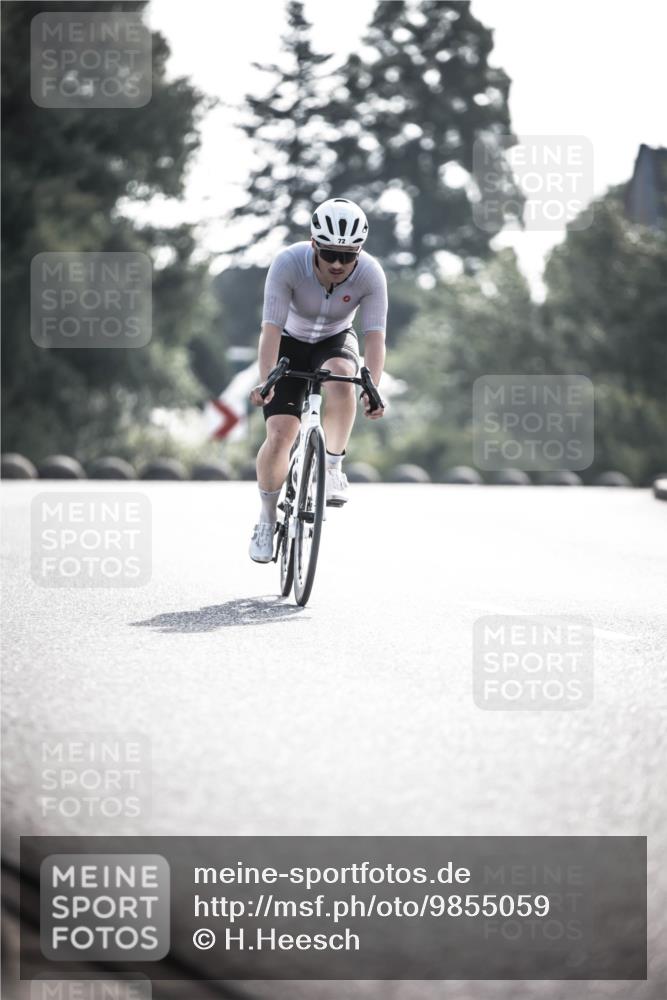 21.06.2026 - 29. Vierlanden-Triathlon H.Heesch http://msf.ph/oto/9855059 21.06.2026 08:50:30 Radfahren 72, 145 meine-sportfotos.de