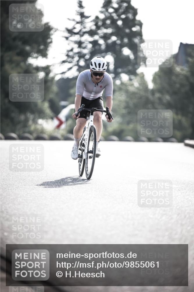 21.06.2026 - 29. Vierlanden-Triathlon H.Heesch http://msf.ph/oto/9855061 21.06.2026 08:50:30 Radfahren 72, 145 meine-sportfotos.de