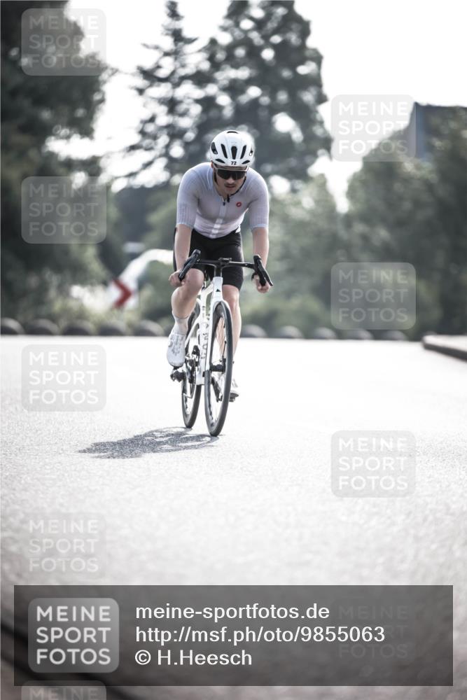 21.06.2026 - 29. Vierlanden-Triathlon H.Heesch http://msf.ph/oto/9855063 21.06.2026 08:50:30 Radfahren 72, 145 meine-sportfotos.de