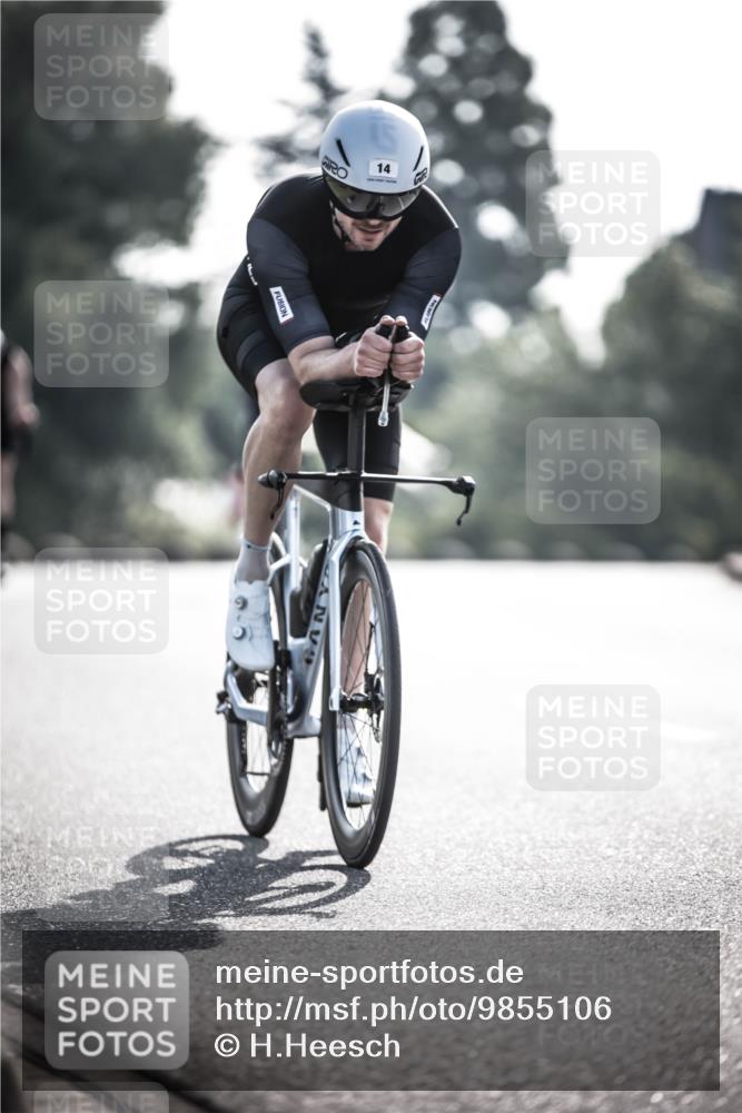 21.06.2026 - 29. Vierlanden-Triathlon H.Heesch http://msf.ph/oto/9855106 21.06.2026 08:50:53 Radfahren 14, 78, 82 meine-sportfotos.de