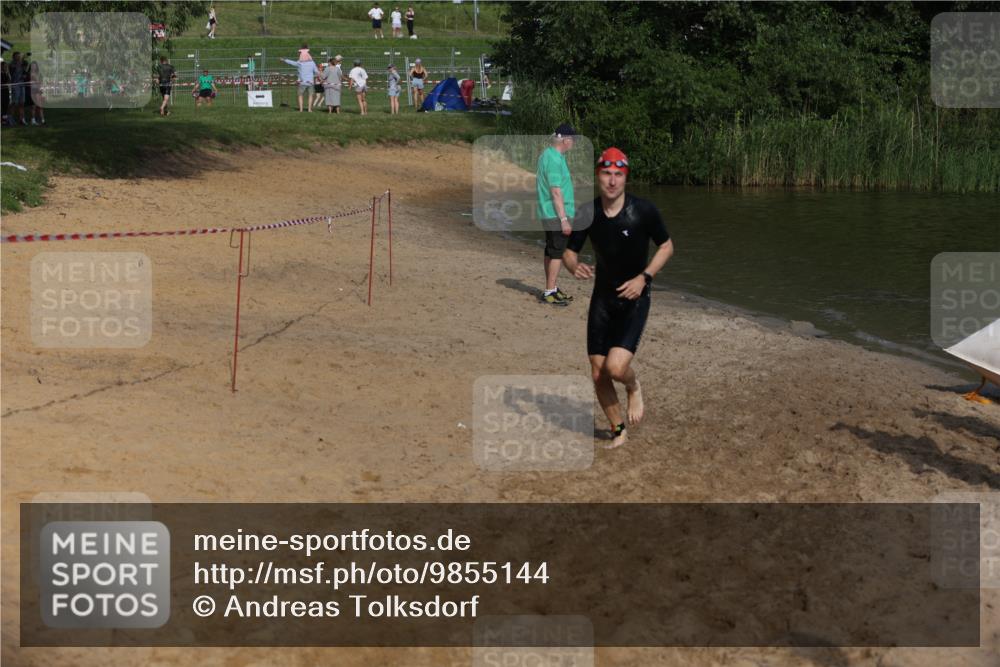 21.06.2026 - 29. Vierlanden-Triathlon Andreas Tolksdorf http://msf.ph/oto/9855144 21.06.2026 08:50:56 Schwimmen 71, 100, 1353 meine-sportfotos.de