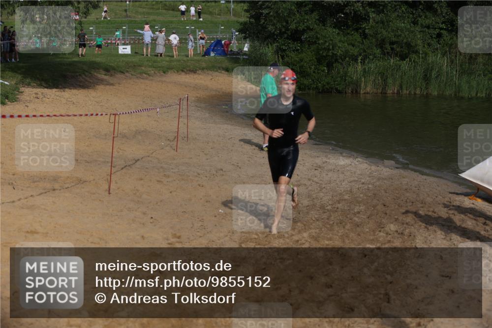 21.06.2026 - 29. Vierlanden-Triathlon Andreas Tolksdorf http://msf.ph/oto/9855152 21.06.2026 08:50:56 Schwimmen 71, 100, 1353 meine-sportfotos.de
