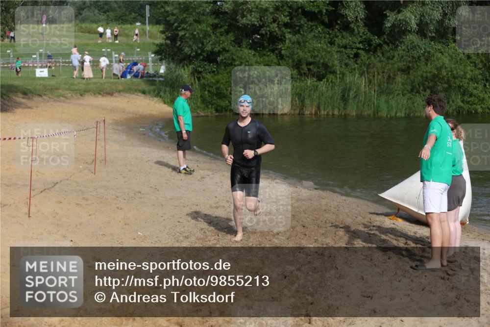 21.06.2026 - 29. Vierlanden-Triathlon Andreas Tolksdorf http://msf.ph/oto/9855213 21.06.2026 08:51:04 Schwimmen 68, 71 meine-sportfotos.de