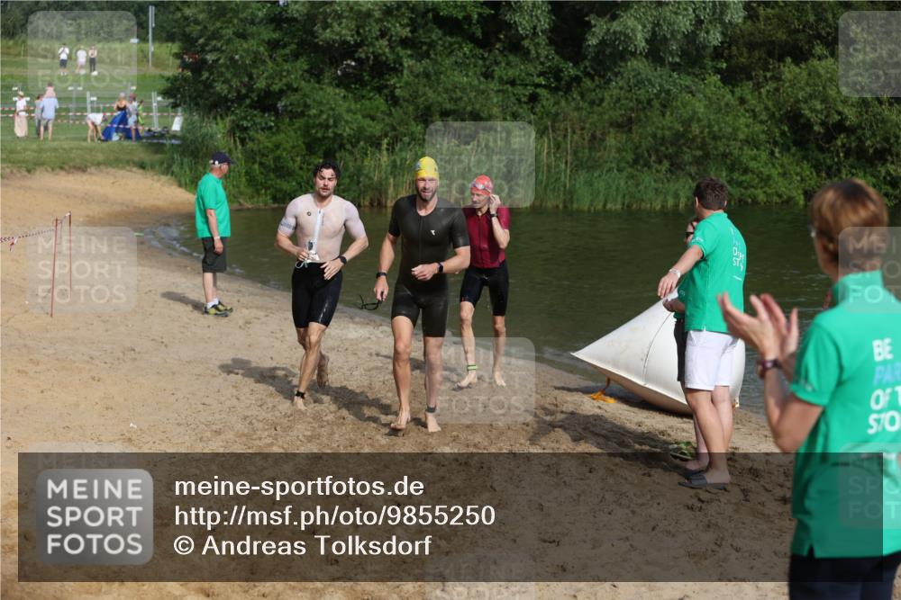 21.06.2026 - 29. Vierlanden-Triathlon Andreas Tolksdorf http://msf.ph/oto/9855250 21.06.2026 08:51:28 Schwimmen 81, 157, 161, 204 meine-sportfotos.de