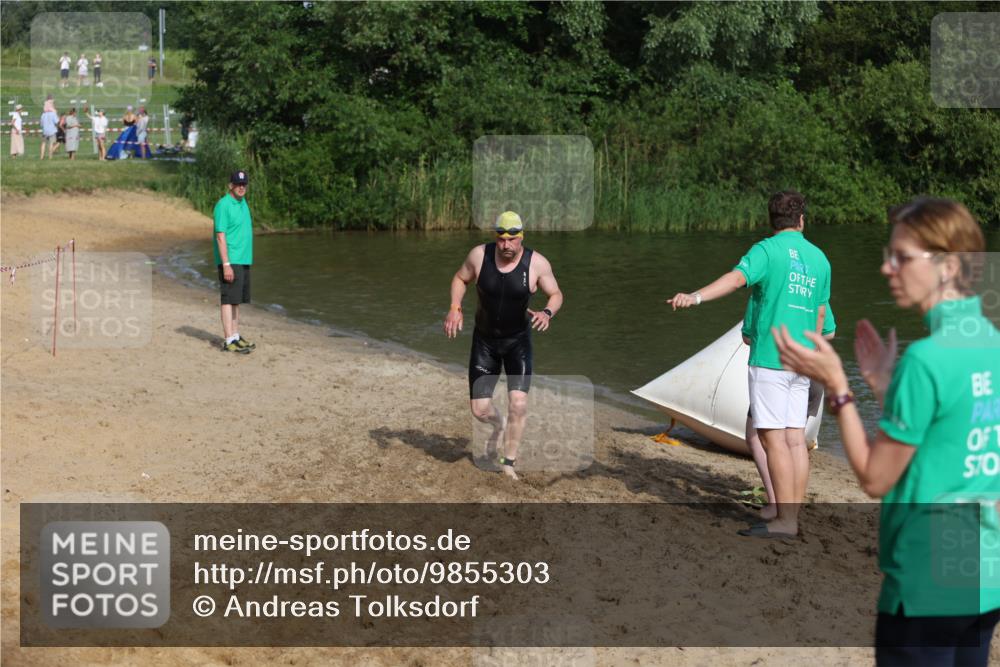 21.06.2026 - 29. Vierlanden-Triathlon Andreas Tolksdorf http://msf.ph/oto/9855303 21.06.2026 08:51:32 Schwimmen 81, 157, 161, 204 meine-sportfotos.de