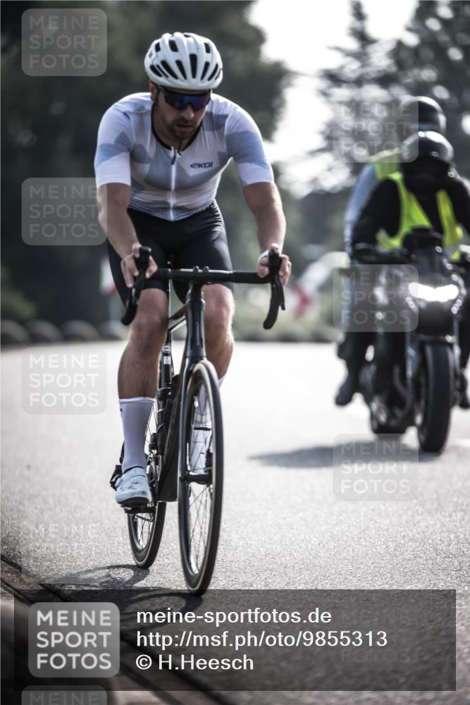21.06.2026 - 29. Vierlanden-Triathlon H.Heesch http://msf.ph/oto/9855313 21.06.2026 08:52:12 Radfahren 27, 38, 99 meine-sportfotos.de
