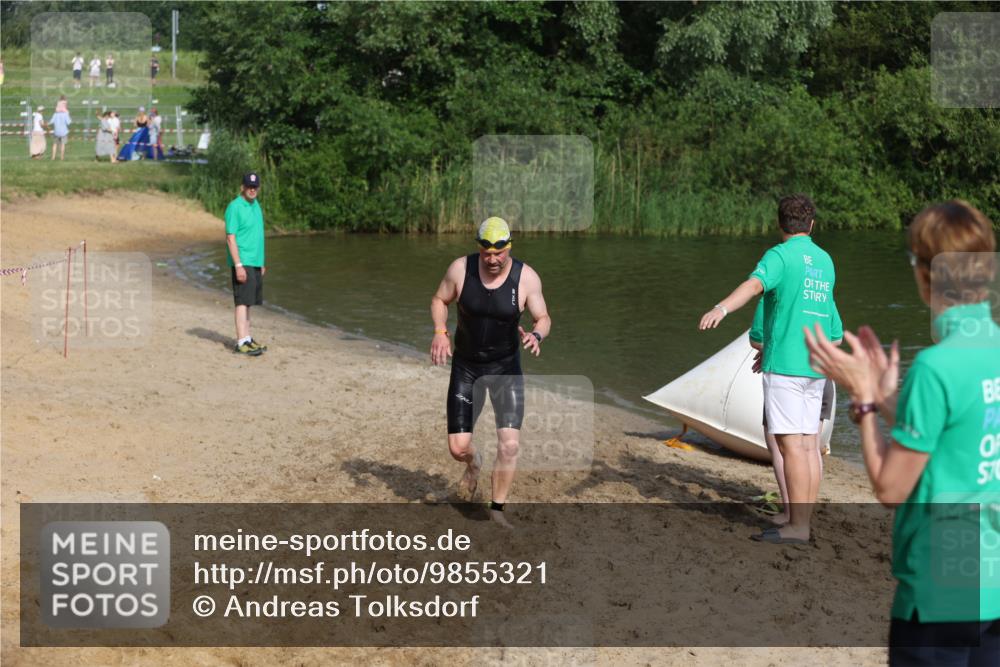 21.06.2026 - 29. Vierlanden-Triathlon Andreas Tolksdorf http://msf.ph/oto/9855321 21.06.2026 08:51:33 Schwimmen 81, 157, 161, 204 meine-sportfotos.de
