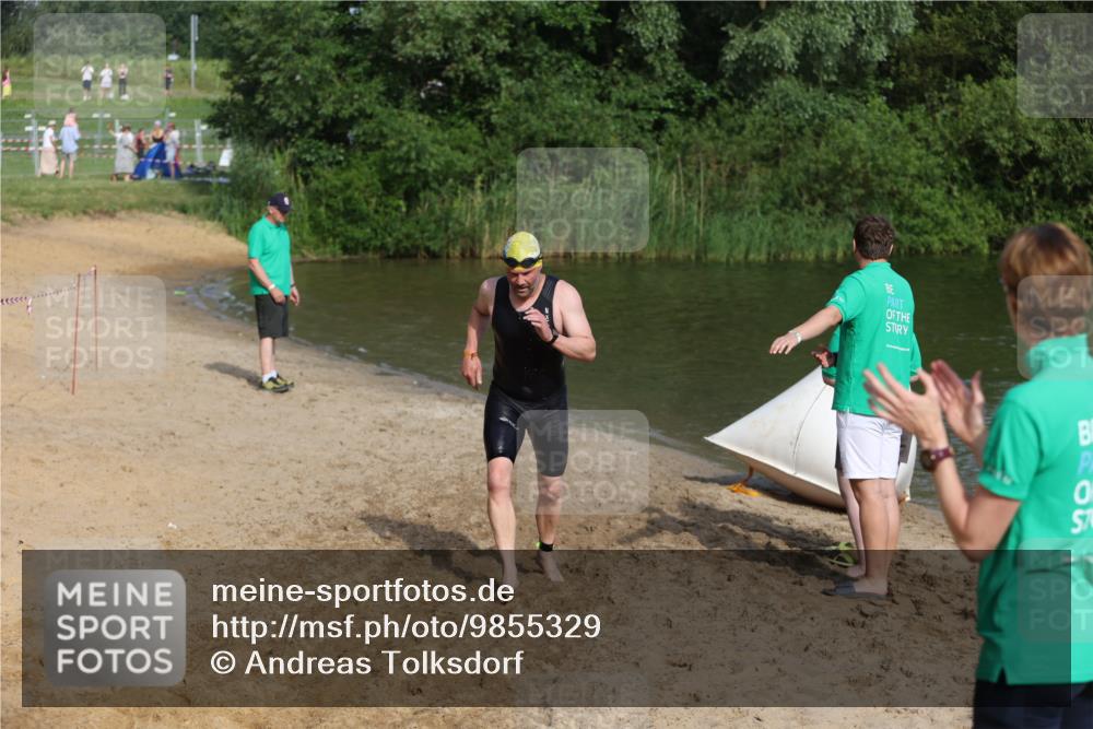 21.06.2026 - 29. Vierlanden-Triathlon Andreas Tolksdorf http://msf.ph/oto/9855329 21.06.2026 08:51:33 Schwimmen 81, 157, 161, 204 meine-sportfotos.de